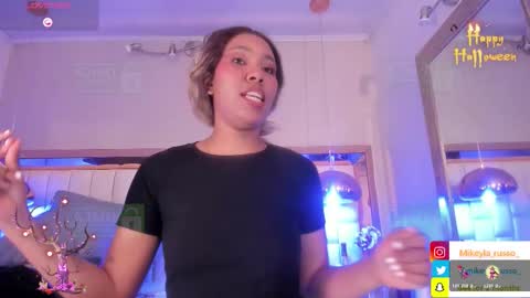 Mikeyla  online show from 22, 10, 2025