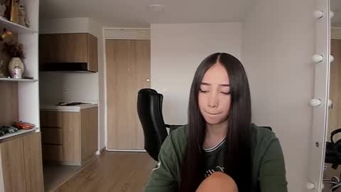 VIOLETAMIKE online show from 25, 9, 2025