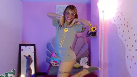 Snapshot of mikka_ela chatting on 24, 9, 2025 Mikka 3 online show from 24, 9, 2025