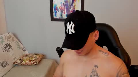 Snapshot of mikke_love chatting on 11, 3, 2025 MIKKE online show from 11, 3, 2025