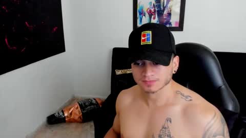 Snapshot of mikke_love chatting on 2, 10, 2025 MIKKE online show from 2, 10, 2025