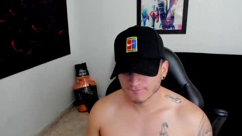 Snapshot of mikke_love chatting on 3, 10, 2025 MIKKE online show from 3, 10, 2025