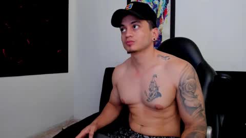 Snapshot of mikke_love chatting on 12, 10, 2025 MIKKE online show from 12, 10, 2025