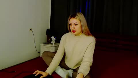 Snapshot of mikkishows chatting on 11, 3, 2025 MikkiShows online show from 11, 3, 2025