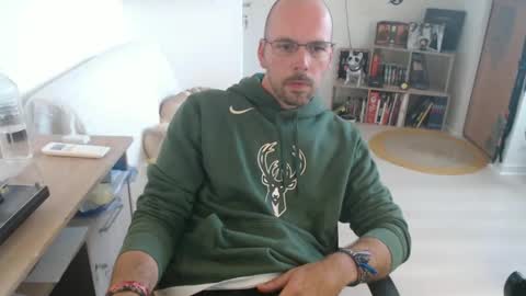 Snapshot of mikmik91 chatting on 12, 9, 2025 mikmik91 online show from 12, 9, 2025