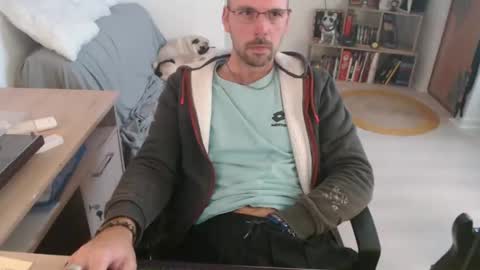 Snapshot of mikmik91 chatting on 8, 10, 2025 mikmik91 online show from 8, 10, 2025