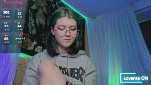 Snapshot of miko_meow chatting on 15, 4, 2026 Miko online show from 15, 4, 2026