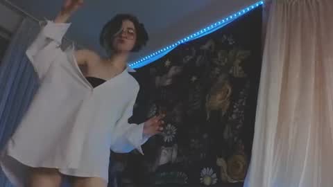 Snapshot of miko_meow chatting on 13, 7, 2026 Miko online show from 13, 7, 2026