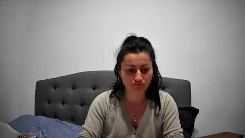 Snapshot of mikyloveu chatting on 12, 2, 2025 Mikyloveu online show from 12, 2, 2025