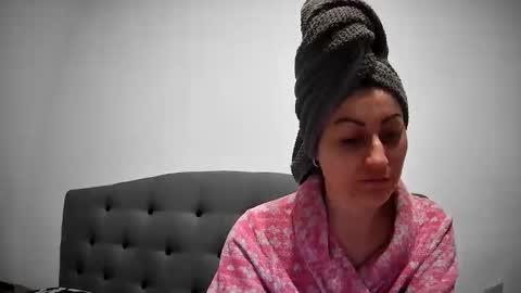 Mikyloveu online show from 14, 3, 2026