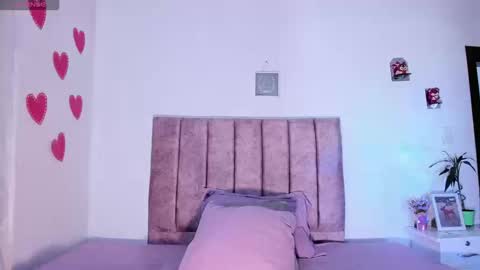 Snapshot of mila_1wood chatting on 26, 9, 2025 mila_1wood online show from 26, 9, 2025