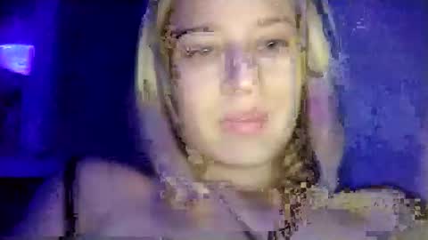 Mila 420 online show from 15, 10, 2025