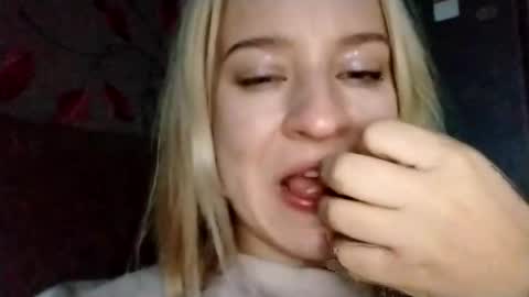 Mila 420 online show from 6, 11, 2025