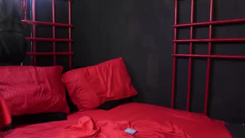 Mila and Nia  online show from 22, 11, 2025