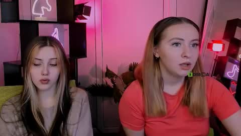 mila_glow online show from 5, 11, 2025