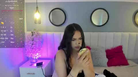 Snapshot of mila_hank chatting on 23, 10, 2025 mila_hank online show from 23, 10, 2025