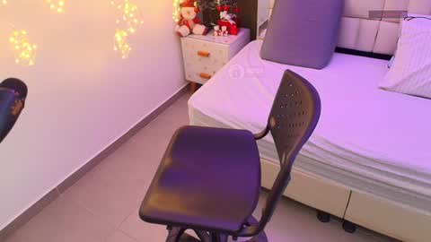 Milena  online show from 26, 12, 2024