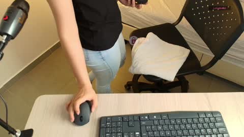 Milena  online show from 28, 12, 2024