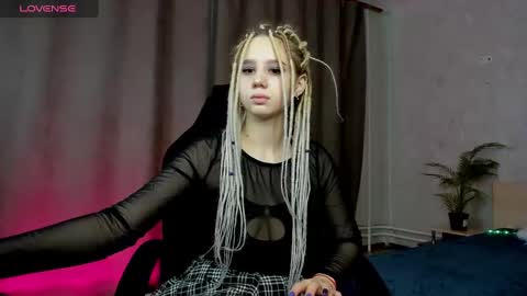 mila_kinor online show from 26, 12, 2024