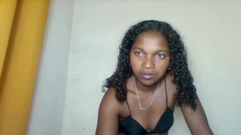 mila_lunah online show from 7, 4, 2026