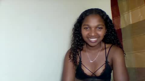 mila_lunah online show from 20, 4, 2026