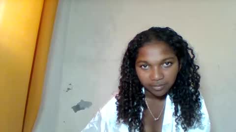 mila_lunah online show from 9, 5, 2026