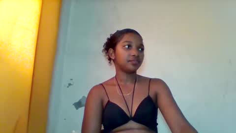 mila_lunah online show from 10, 5, 2026