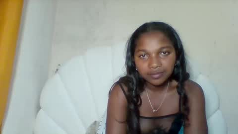 mila_lunah online show from 13, 5, 2026