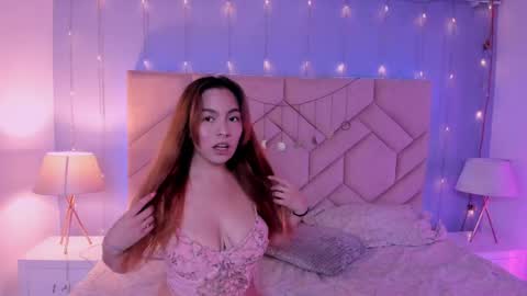 Mila Monnet online show from 19, 5, 2026