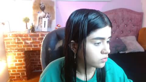 Snapshot of mila_quin chatting on 5, 4, 2026 mila_quin online show from 5, 4, 2026