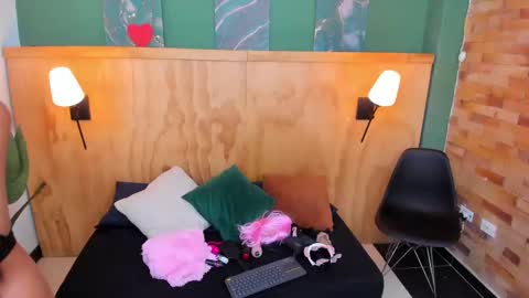 Mila and samy online show from 27, 9, 2025