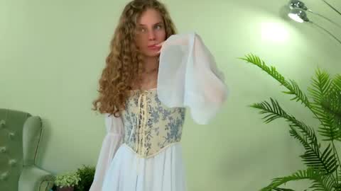 Mila online show from 7, 5, 2026