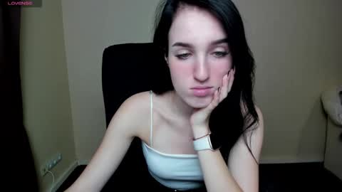 Snapshot of mila_sweets chatting on 24, 9, 2025 Mila online show from 24, 9, 2025