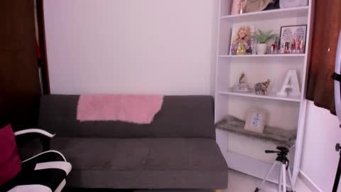 Mila online show from 19, 9, 2025