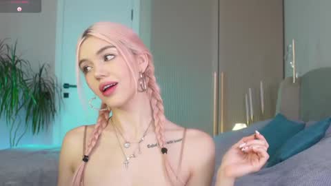 Mila and u can call me sweet bunny online show from 4, 4, 2026