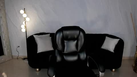 Mila online show from 29, 4, 2026