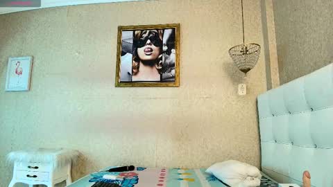 Snapshot of miladiosa chatting on 11, 11, 2025 miladiosa online show from 11, 11, 2025