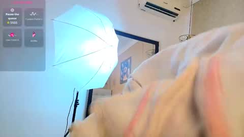 Snapshot of miladiosa chatting on 13, 11, 2025 miladiosa online show from 13, 11, 2025