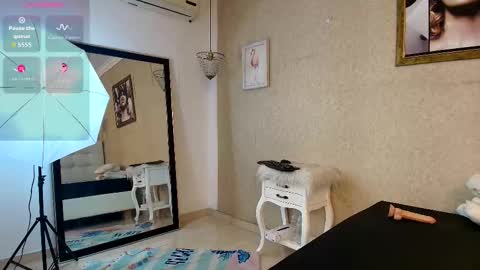 Snapshot of miladiosa chatting on 3, 12, 2025 miladiosa online show from 3, 12, 2025