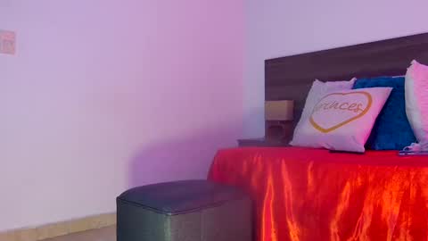 mila online show from 6, 11, 2025