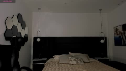 Snapshot of milalawrence_ chatting on 21, 9, 2025 Mila  online show from 21, 9, 2025