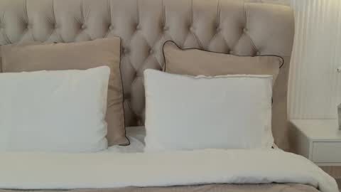 milaleoneli online show from 29, 9, 2025