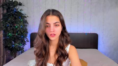 Milana online show from 2, 2, 2025