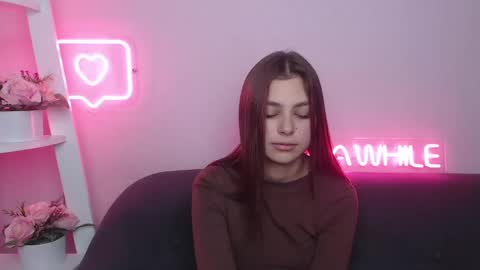 milanaangelas online show from 9, 12, 2024