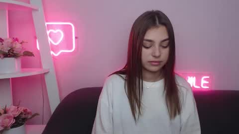 milanaangelas online show from 1, 2, 2025