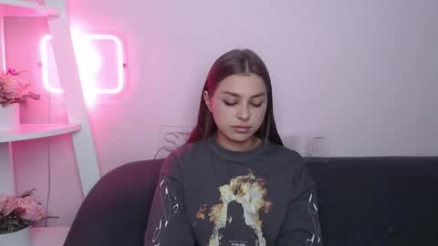 milanaangelas online show from 7, 10, 2025