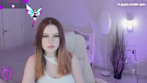 milanamoons online show from 4, 11, 2025