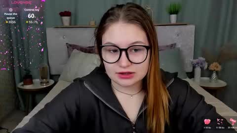 milanaxhoney online show from 5, 3, 2026