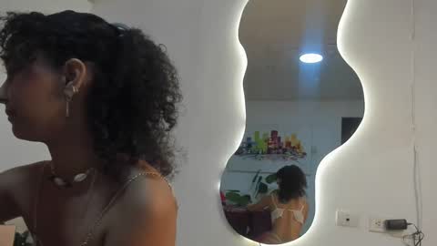 Snapshot of milanhtx2 chatting on 26, 12, 2024 milanx2 online show from 26, 12, 2024