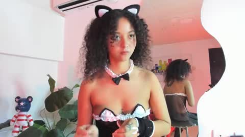 Snapshot of milanhtx2 chatting on 19, 9, 2025 milanx2 online show from 19, 9, 2025